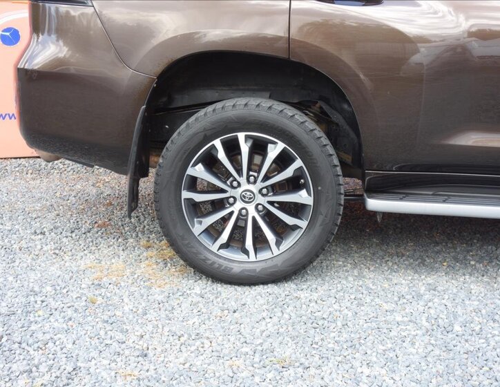 Toyota Land Cruiser SUV / Terénní 2,8 l 130 kw