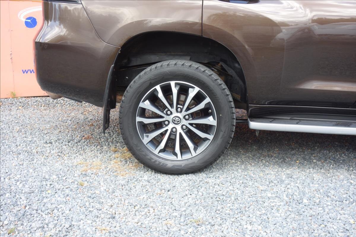 Toyota Land Cruiser SUV / Terénní 2,8 l 130 kw