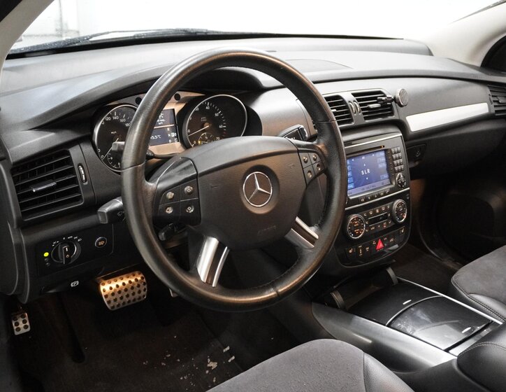 Mercedes-Benz Třídy R SUV 5,0 l 225 kw