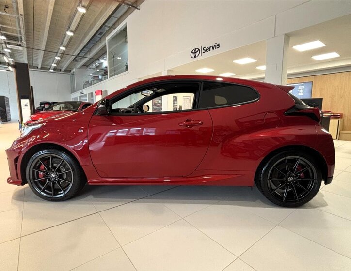 Toyota Yaris Hatchback 1,6 l 206 kw