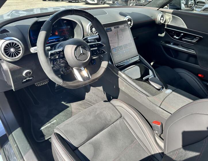 Mercedes-Benz AMG GT 10