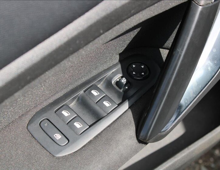 Peugeot 308 Hatchback 1,5 l 75 kw