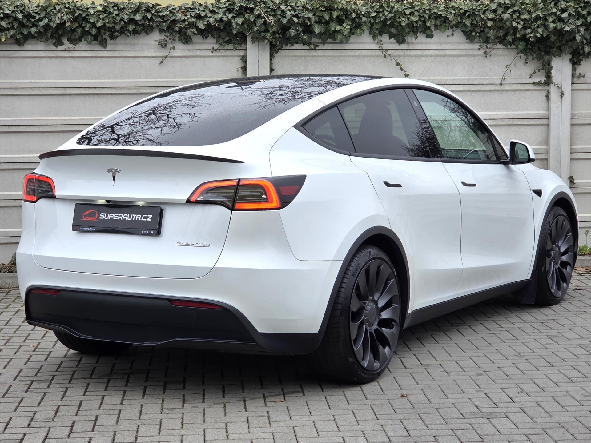 Tesla Model Y SUV / Terénní 0,0 393 kw