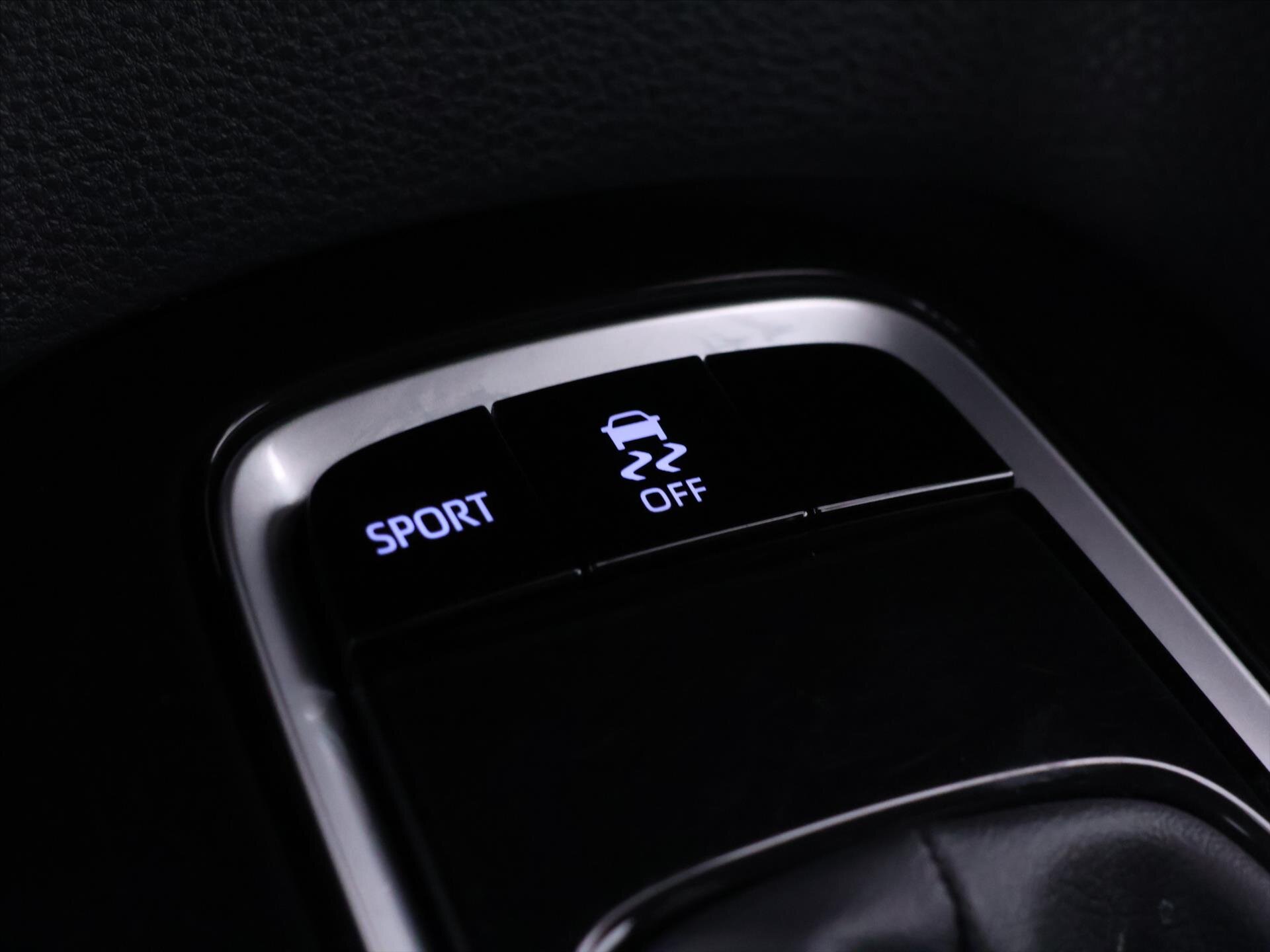 Toyota Corolla Sedan 1,5 l 92 kw