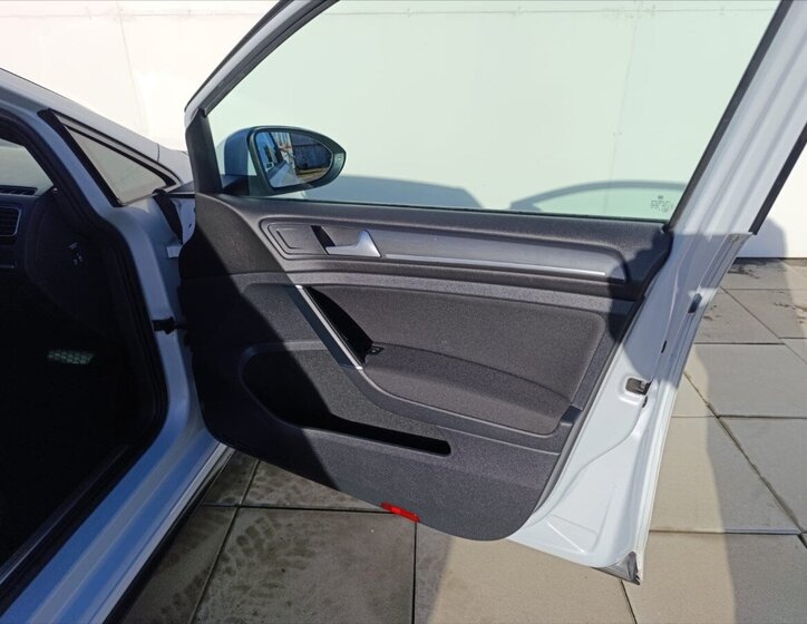 Volkswagen Golf Hatchback 2,0 l 180 kw