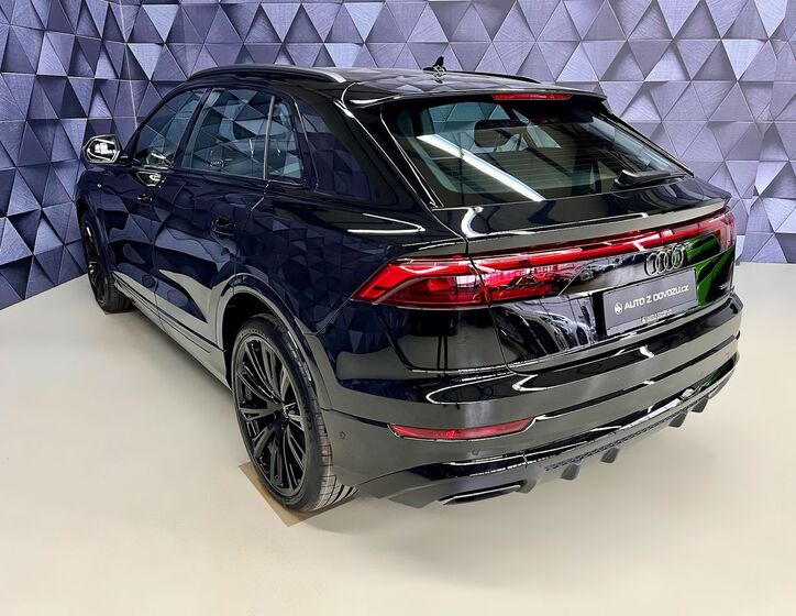 Audi Q8 5