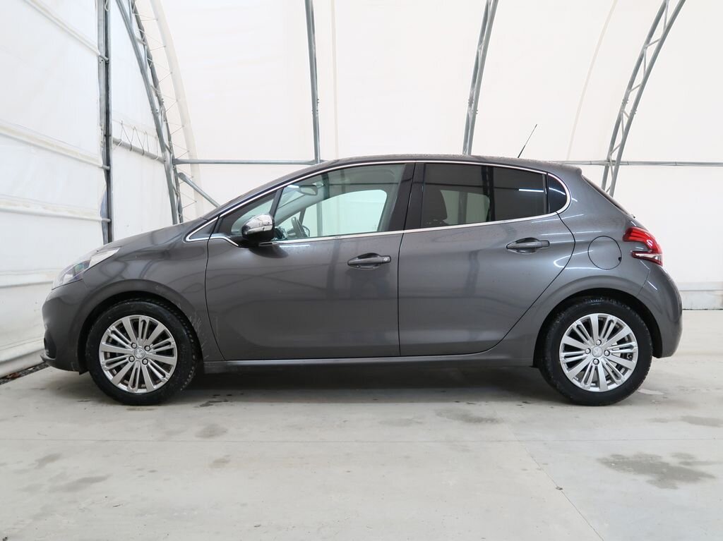 Peugeot 208 Hatchback 1,2 l 61 kw