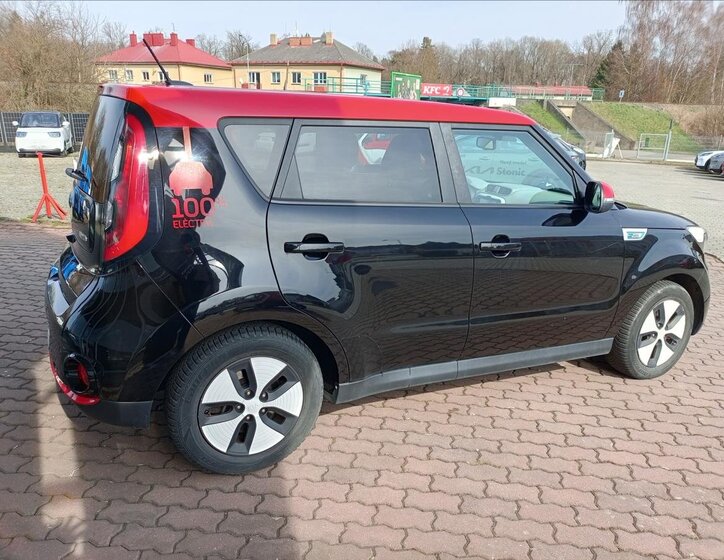 KIA Soul Hatchback 0,0 81 kw