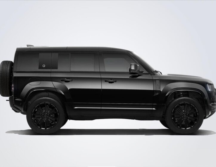 Land Rover Defender SUV / Terénní 4,4 l 467 kw