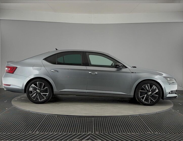 Škoda Superb Liftback 2,0 l 140 kw