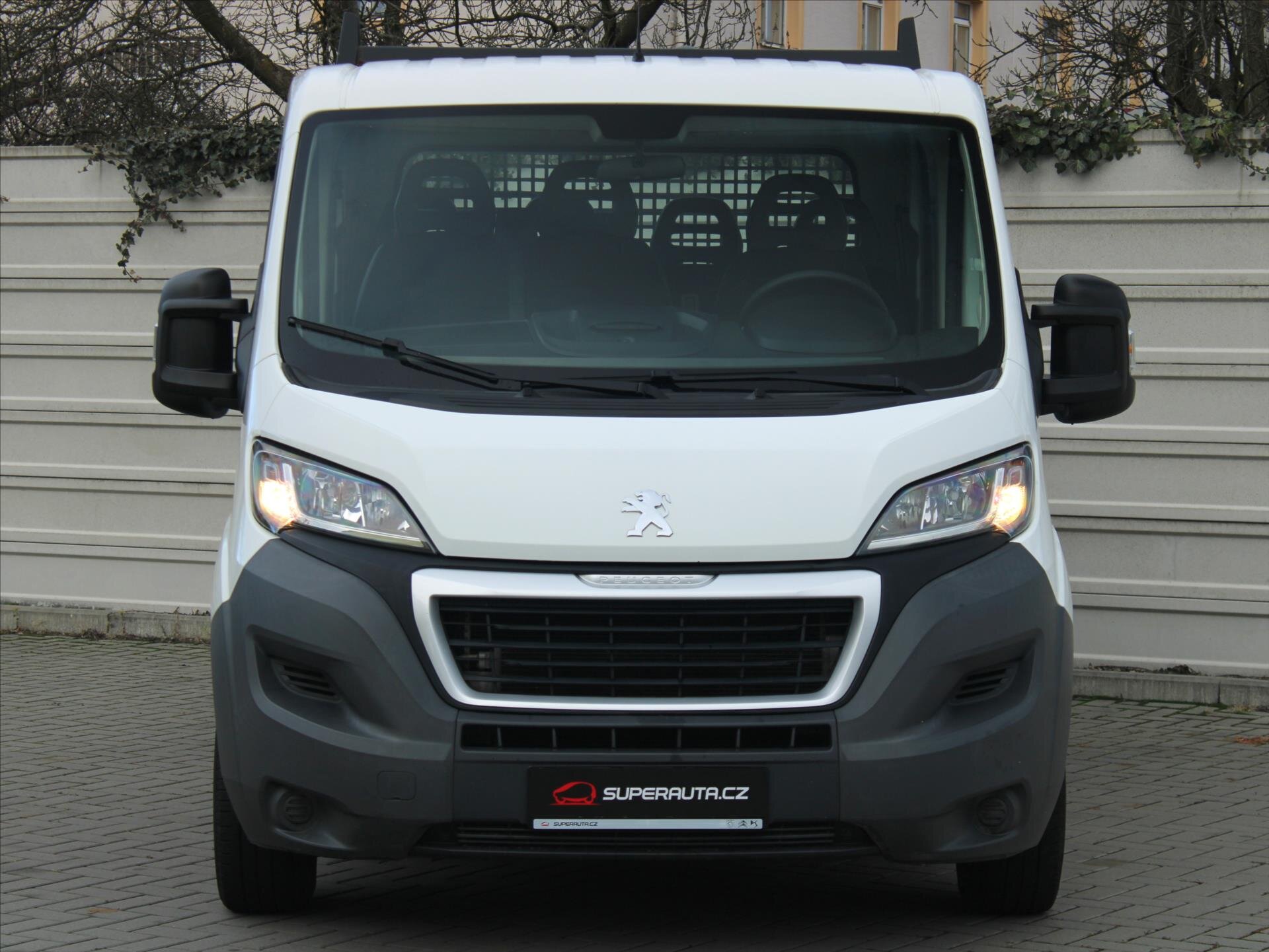 Peugeot Boxer Valník 2,0 l 120 kw