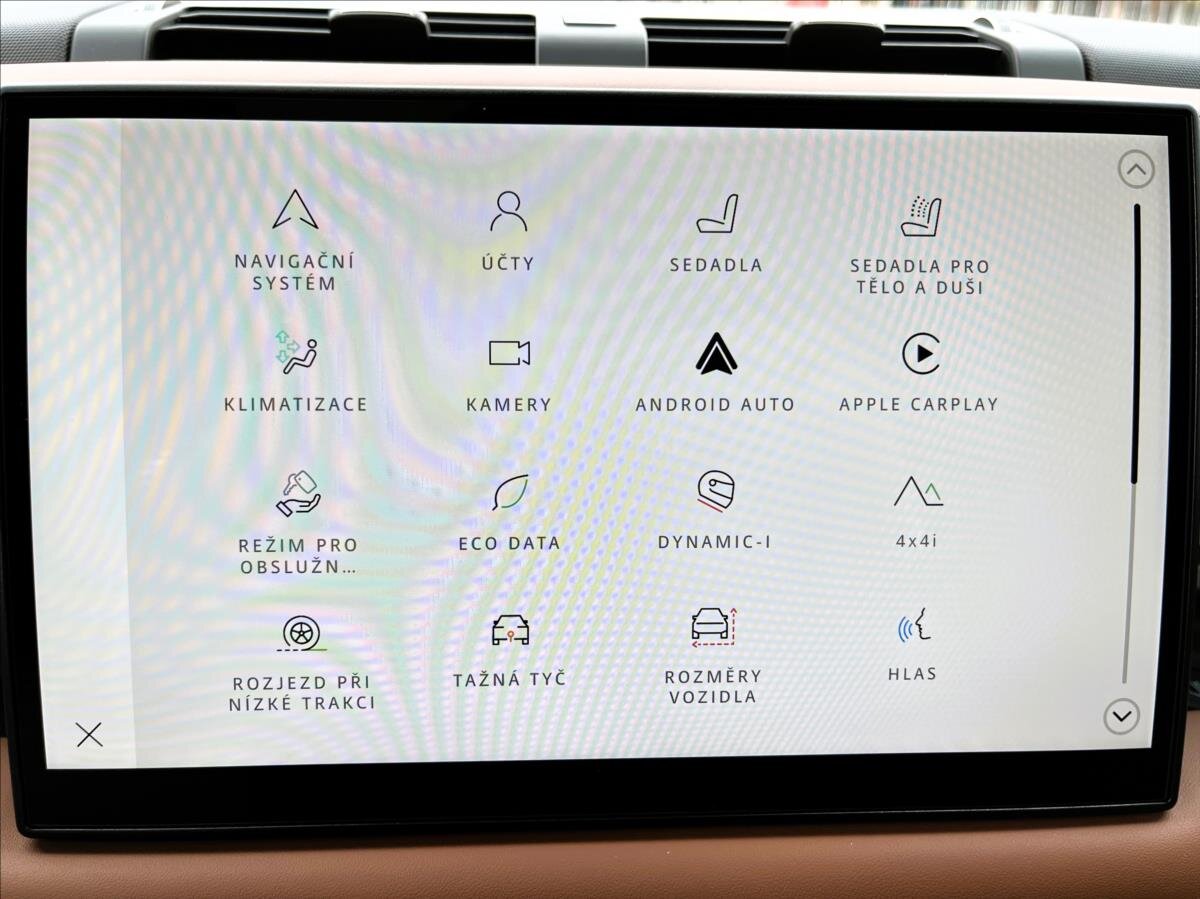 Land Rover Defender SUV / Terénní 4,4 l 467 kw