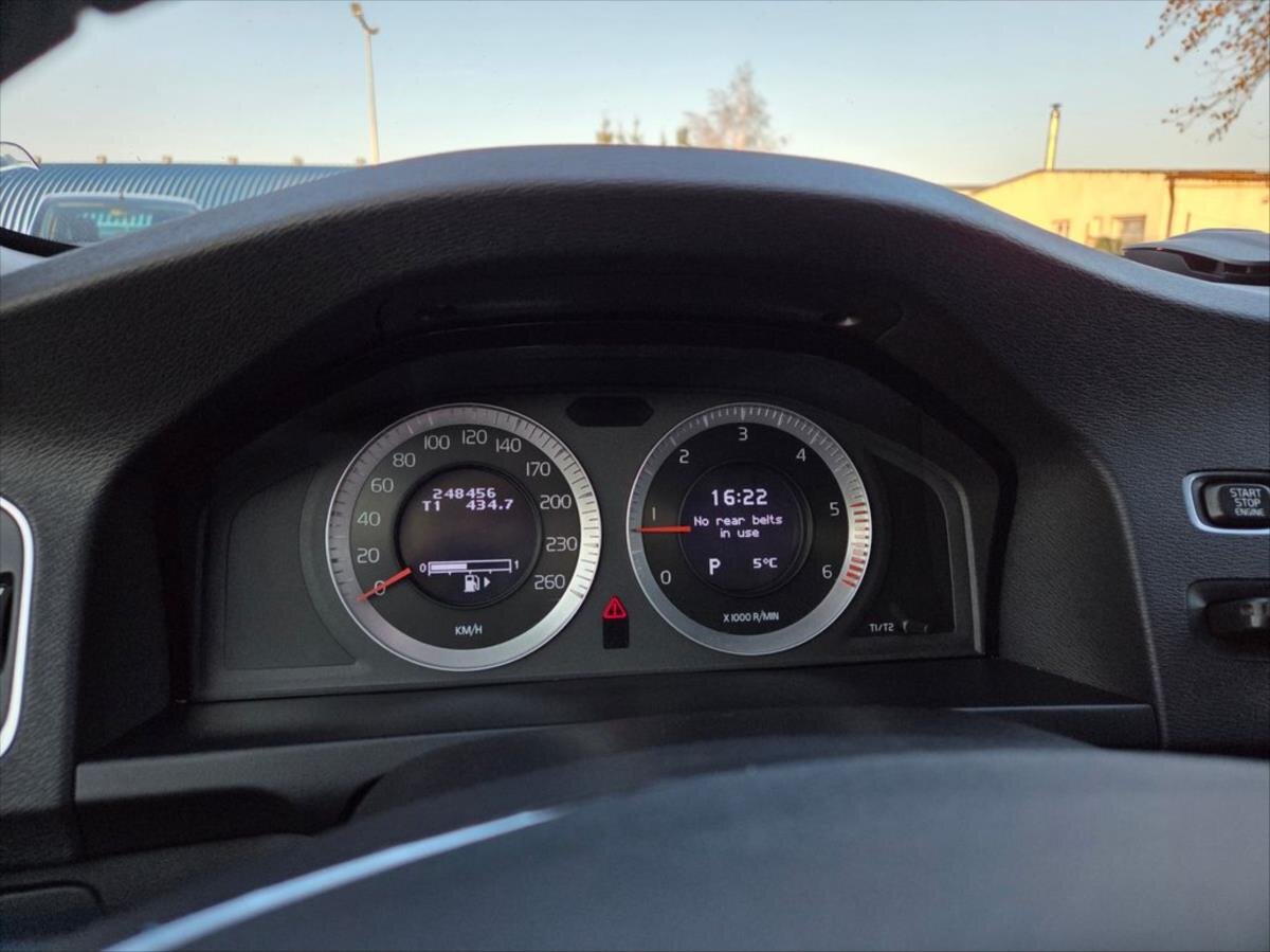 Volvo V60 Kombi 2,0 l 120 kw