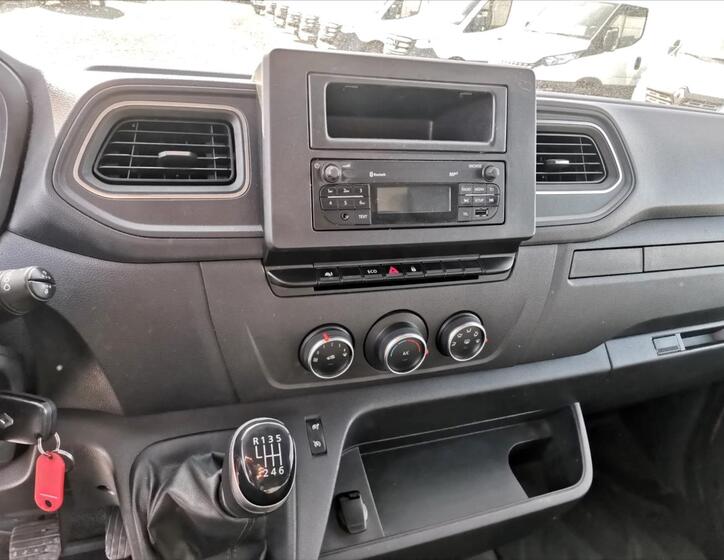 Renault Master 9