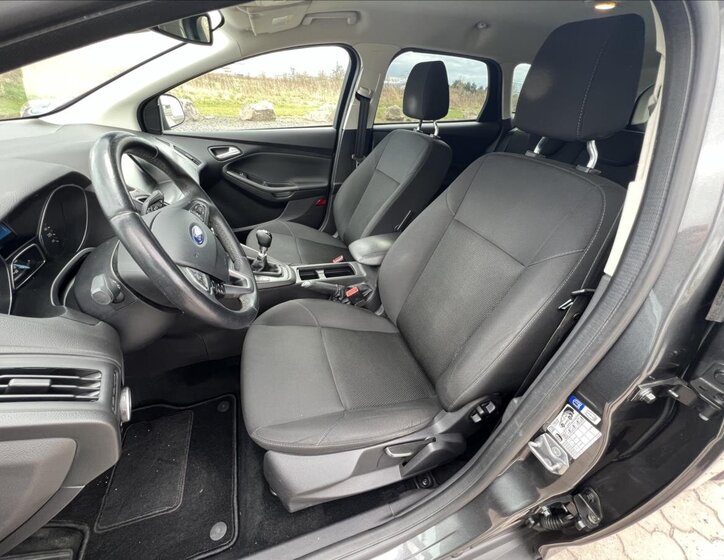 Ford Focus Kombi 999,0 92 kw