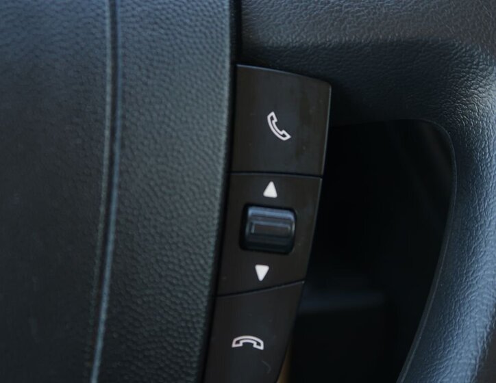 Opel Movano Skříň 2,2 l 103 kw