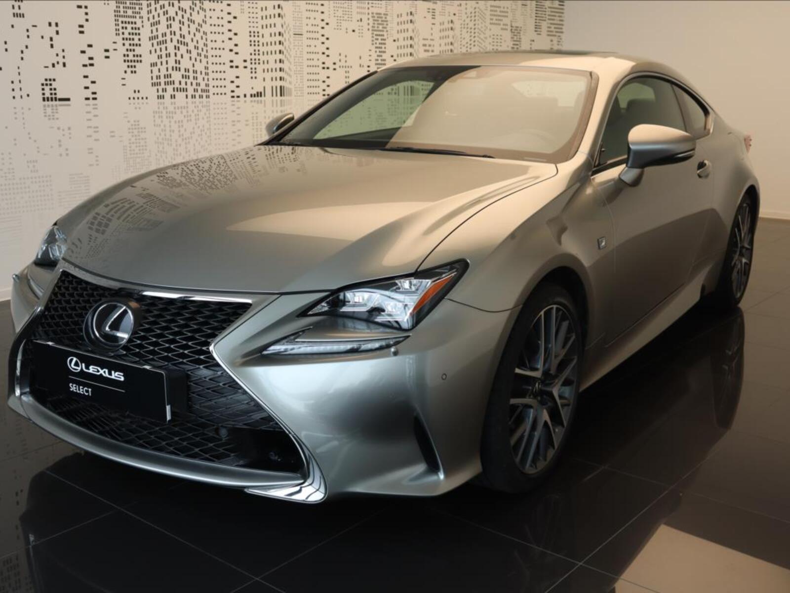 Lexus RC 200t 1