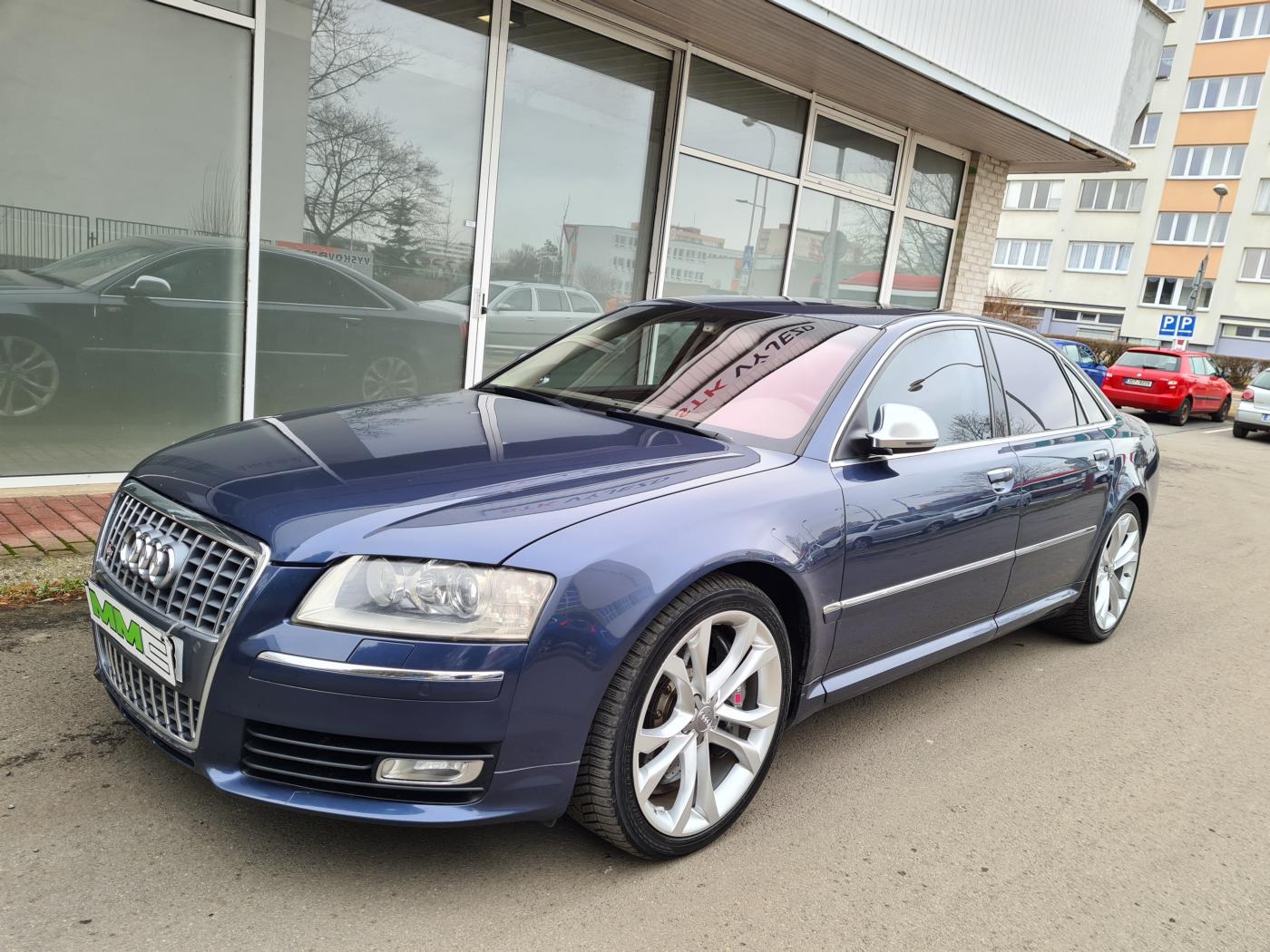 Audi S8