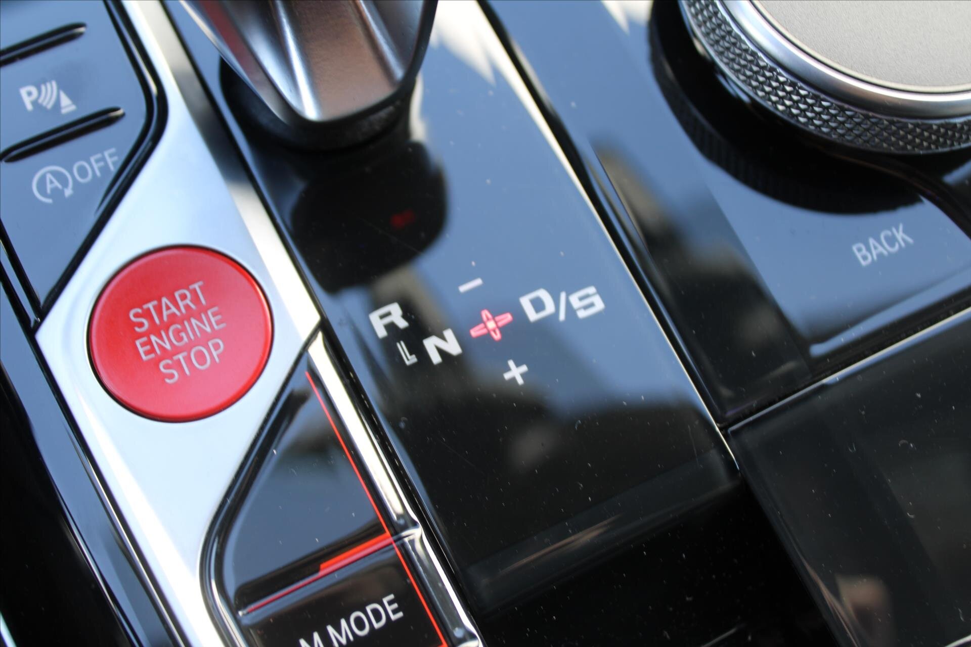 BMW M3 Sedan / Limuzína 3,0 l 375 kw