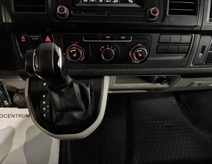 Volkswagen Transporter 26