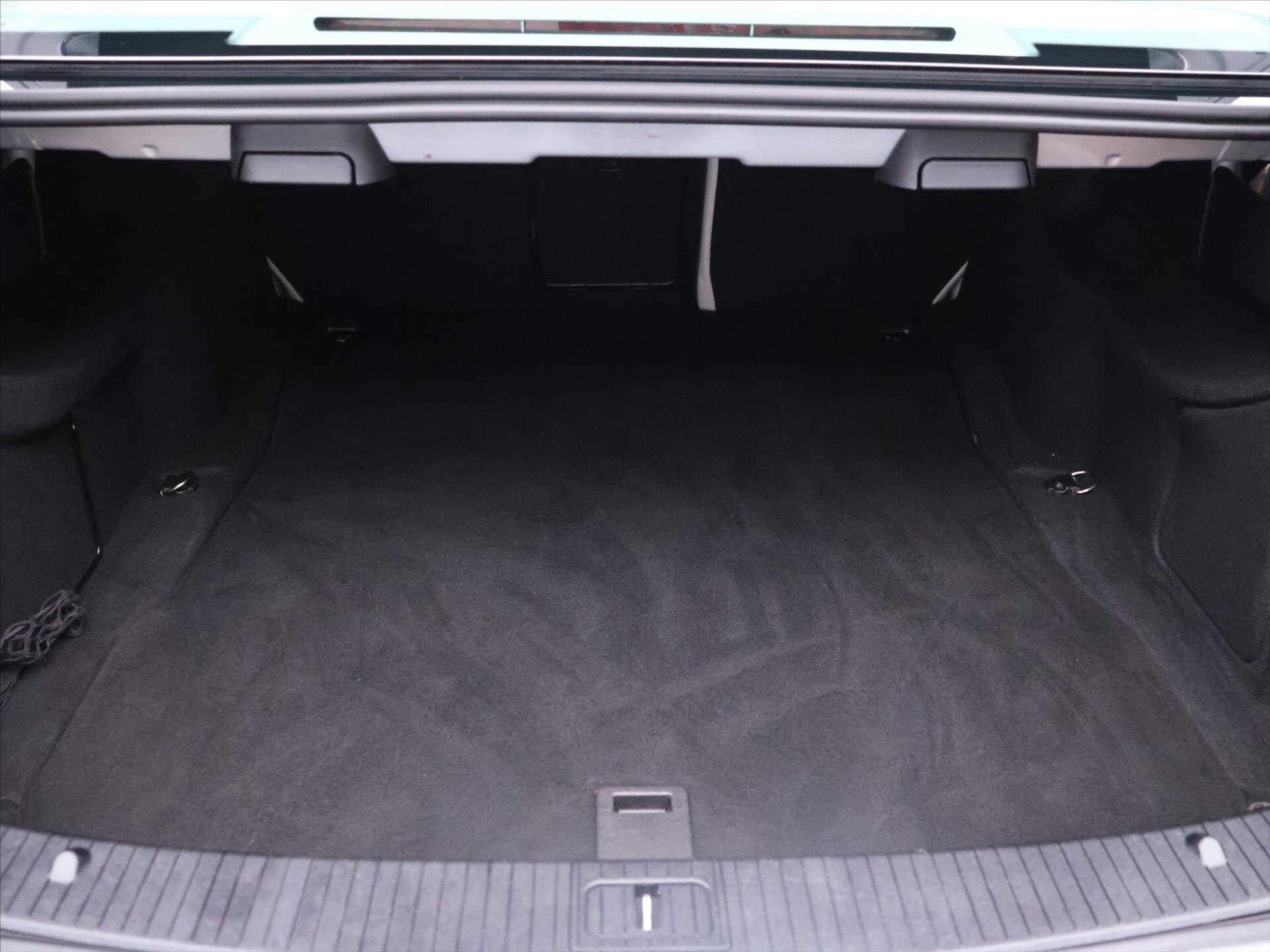 Mercedes-Benz Třídy E Sedan / Limuzína 3,5 l 245 kw