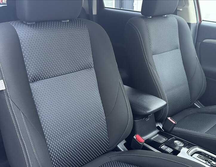 Mitsubishi Outlander SUV / Terénní 2,3 l 110 kw