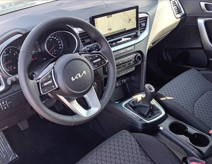 KIA Ceed 8