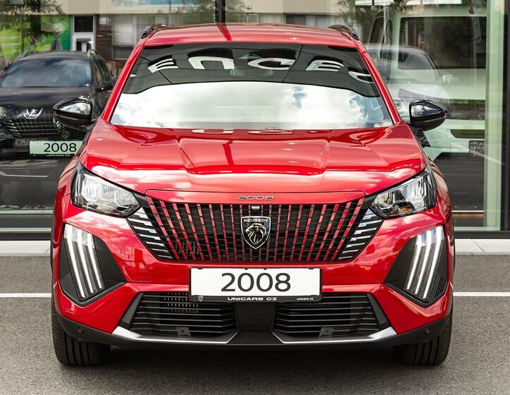 Peugeot 2008 SUV 1,2 l 100 kw