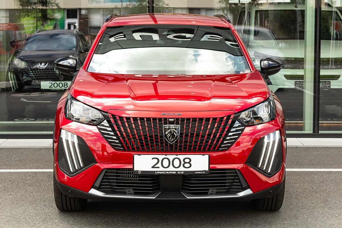 Peugeot 2008 SUV 1,2 l 100 kw