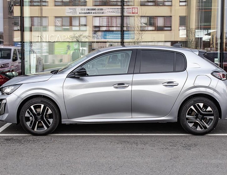 Peugeot 208 Hatchback 1,2 l 74 kw