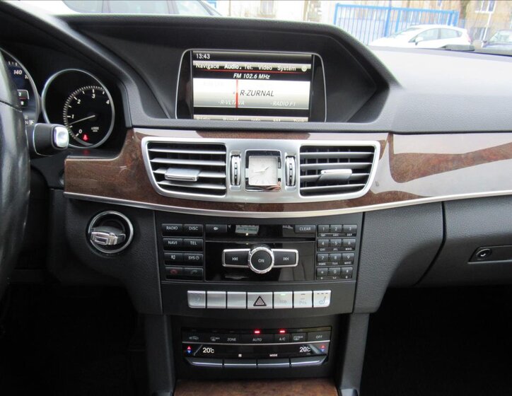 Mercedes-Benz Třídy E Sedan / Limuzína 3,0 l 190 kw