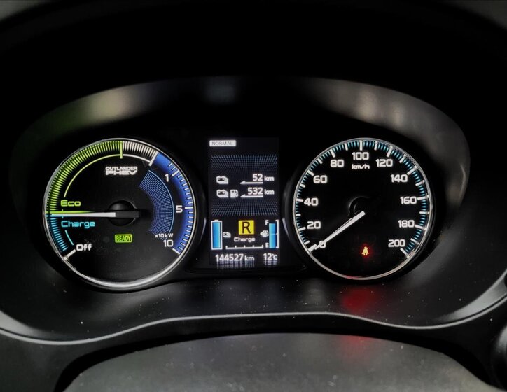 Mitsubishi Outlander SUV / Terénní 2,4 l 165 kw