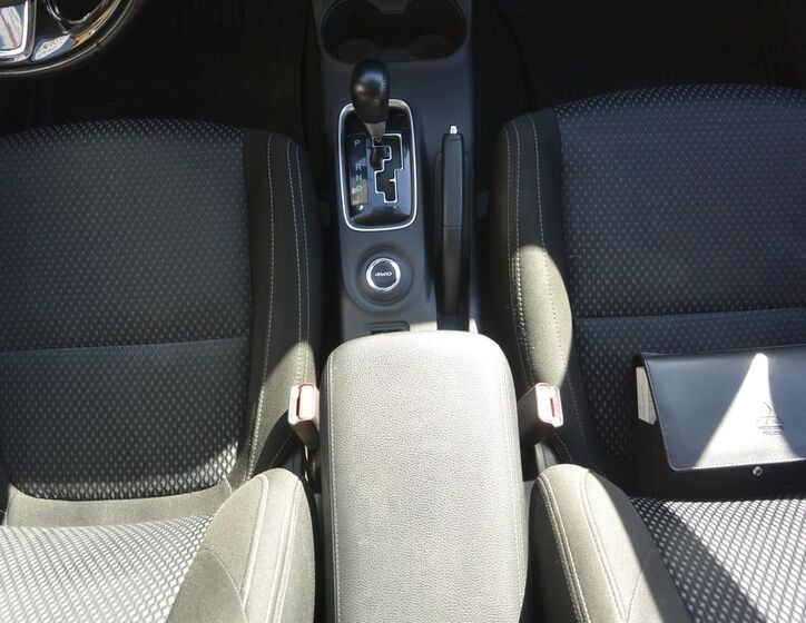 Mitsubishi Outlander 24