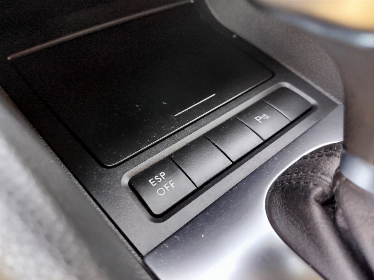 Volkswagen Golf Kombi 2,0 l 103 kw