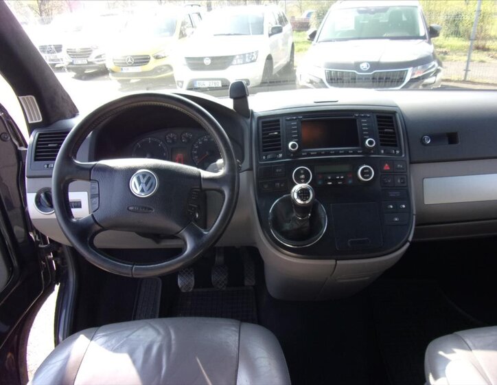 Volkswagen Multivan Ostatní 2,5 l 128 kw