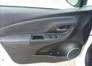 Toyota Yaris 9