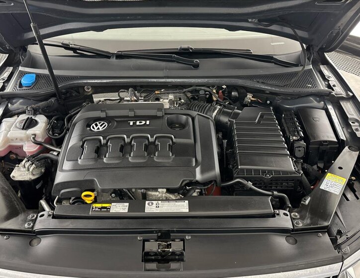 Volkswagen Passat Kombi 2,0 l 176 kw