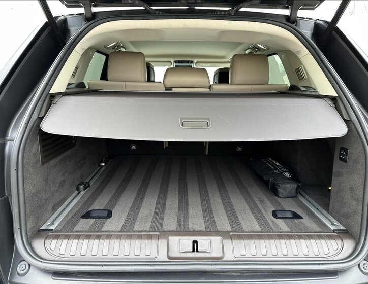 Land Rover Range Rover SUV 4,4 l 250 kw