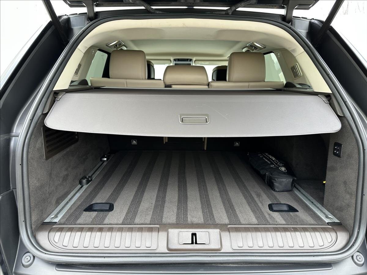 Land Rover Range Rover SUV 4,4 l 250 kw