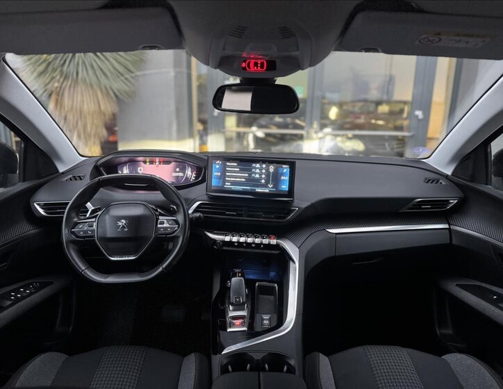 Peugeot 3008 SUV 1,2 l 96 kw