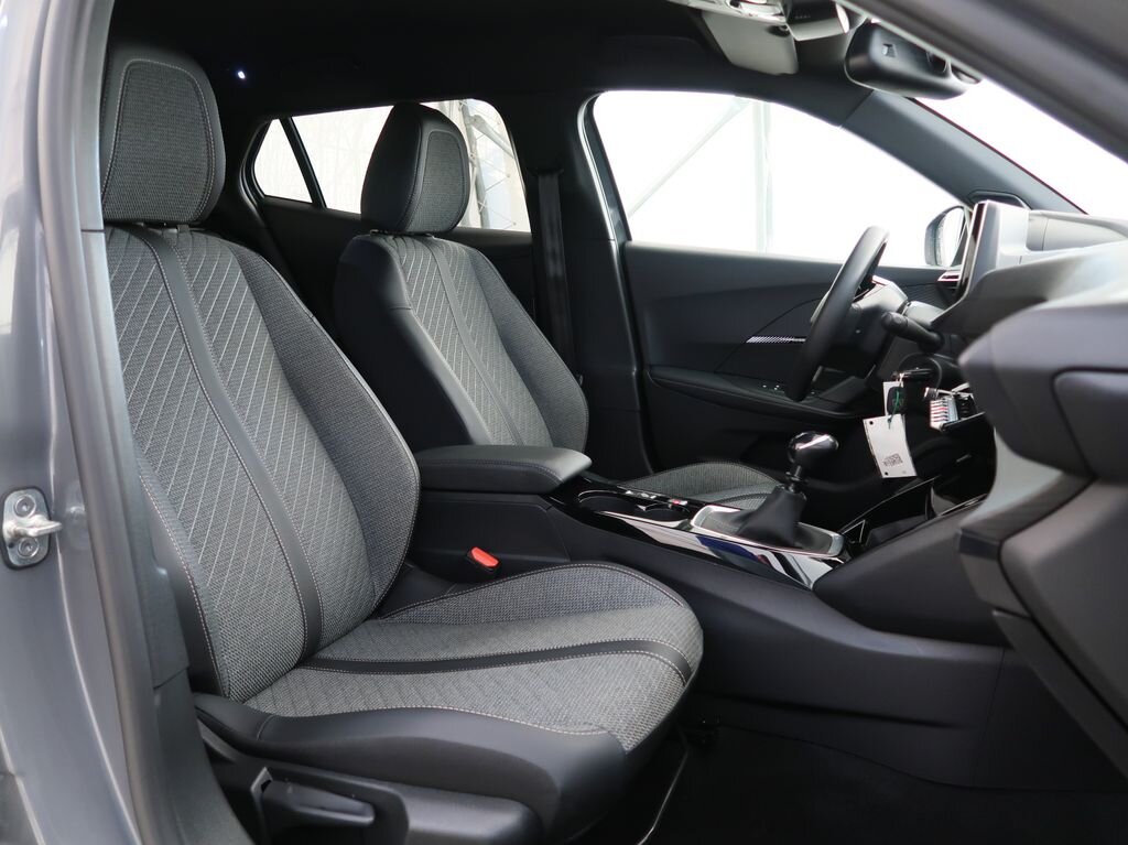 Peugeot 2008 SUV / Terénní 1,2 l 74 kw