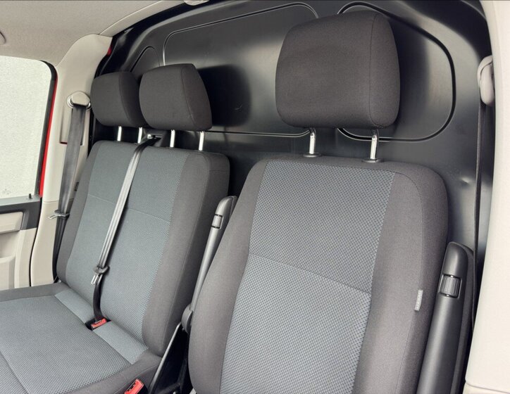 Volkswagen Transporter Skříň 2,0 l 110 kw