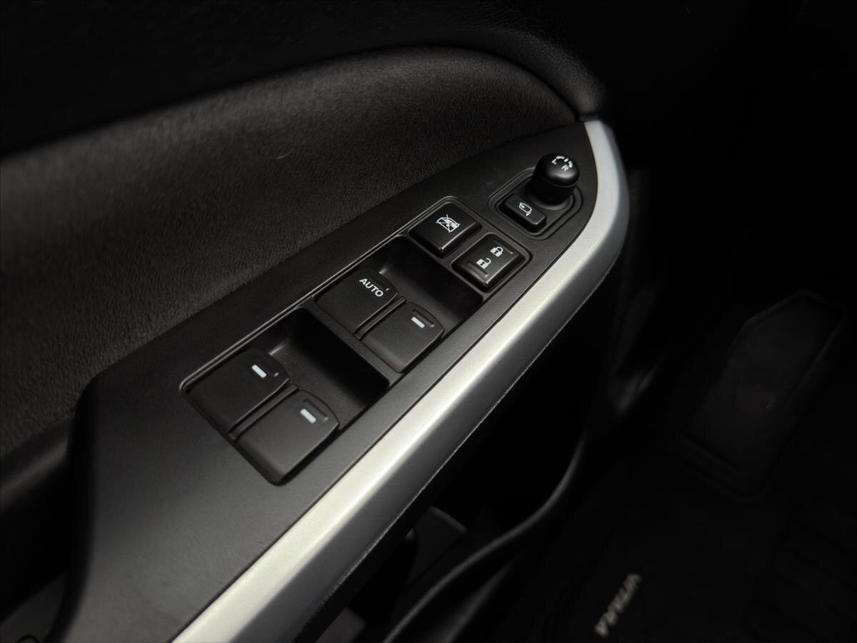Suzuki Vitara SUV 1,4 l 103 kw