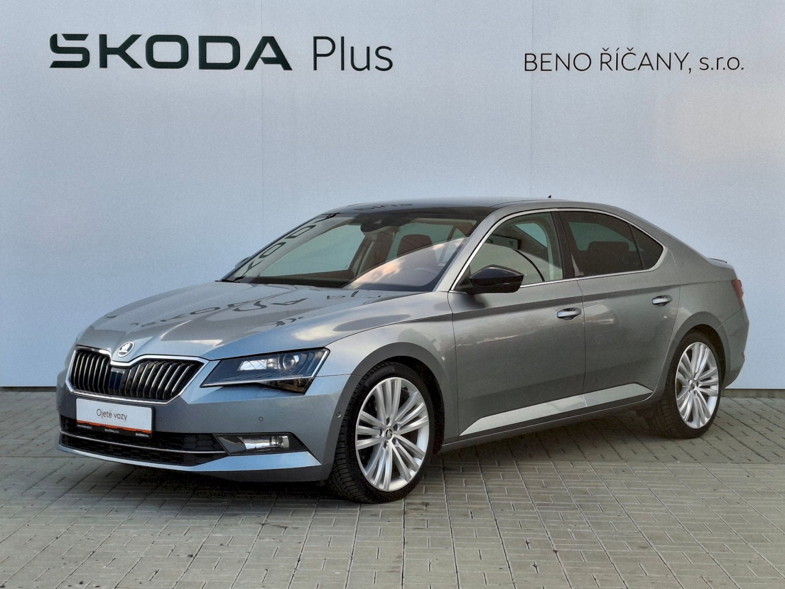 Škoda Superb Sedan / Limuzína 2,0 l 140 kw