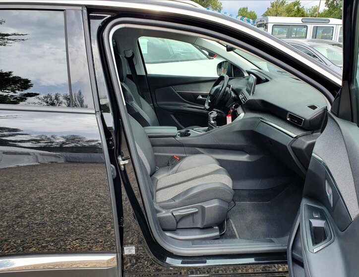 Peugeot 5008 SUV / Terénní 1,5 l 96 kw