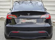 Tesla Model Y 6