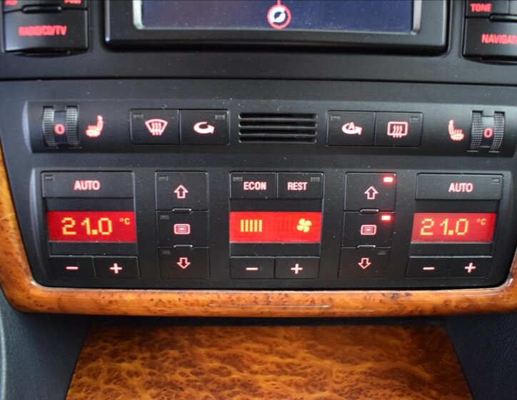 Audi S8 Sedan / Limuzína 4,2 l 265 kw