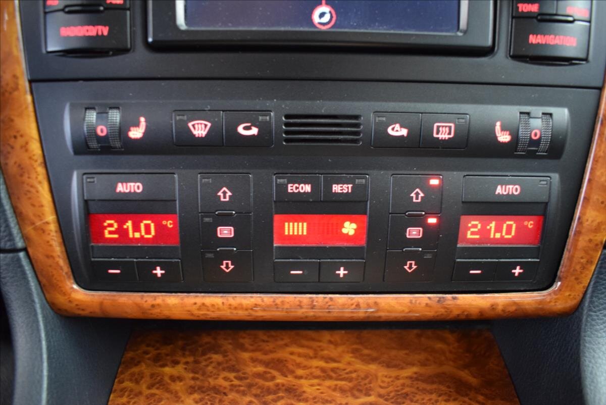 Audi S8 Sedan / Limuzína 4,2 l 265 kw