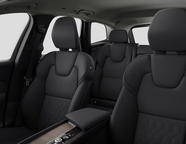 Volvo XC60 SUV / Terénní 2,0 l 257 kw