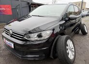 Volkswagen Touran 1